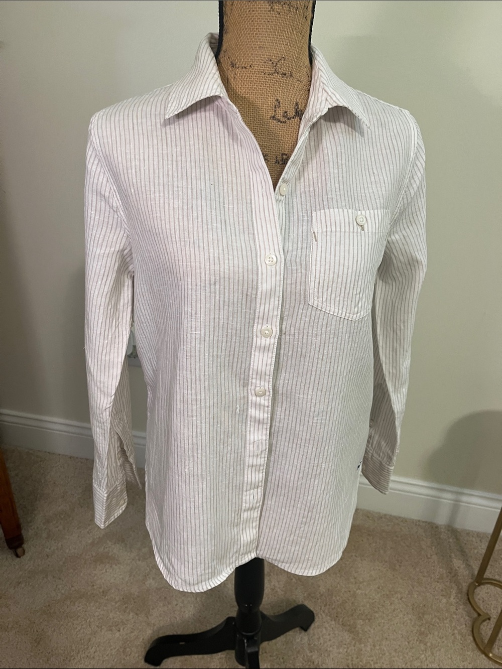 Vineyard Vines White Button-Down Shirt with Thin Beige Stripes